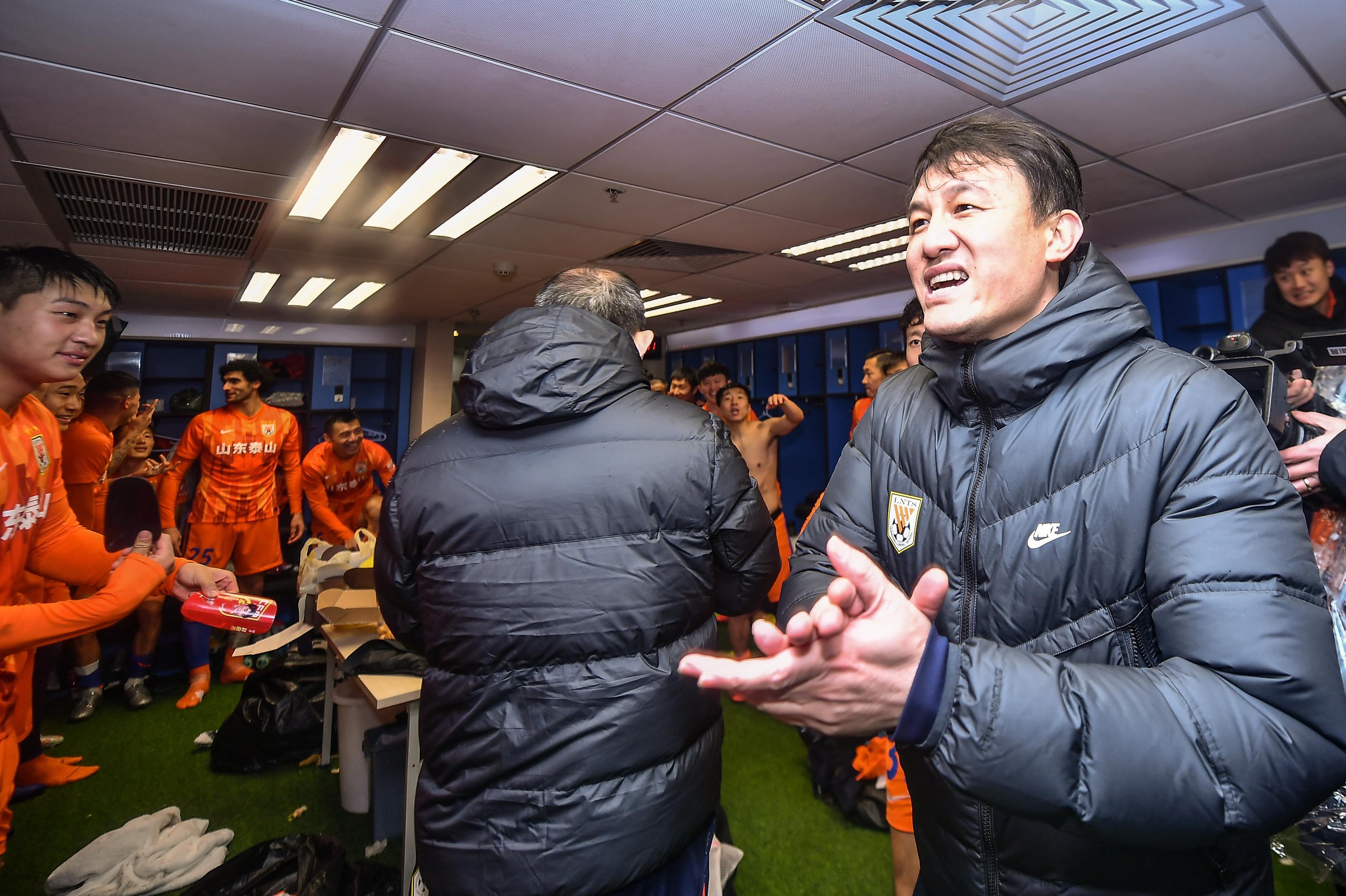 里程碑夜!山东泰山造点机会,社区盾集结日刷纪录,更衣室稳定,球队文化再被提及的简单介绍