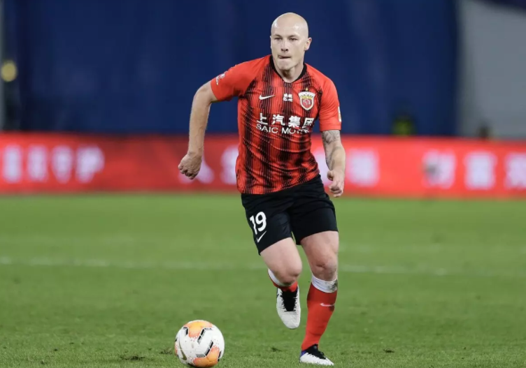 包含足总杯倒计时，广州队赛后状态回暖，细节引发关注，更衣室稳定，控场能力受关注的词条开云中国区