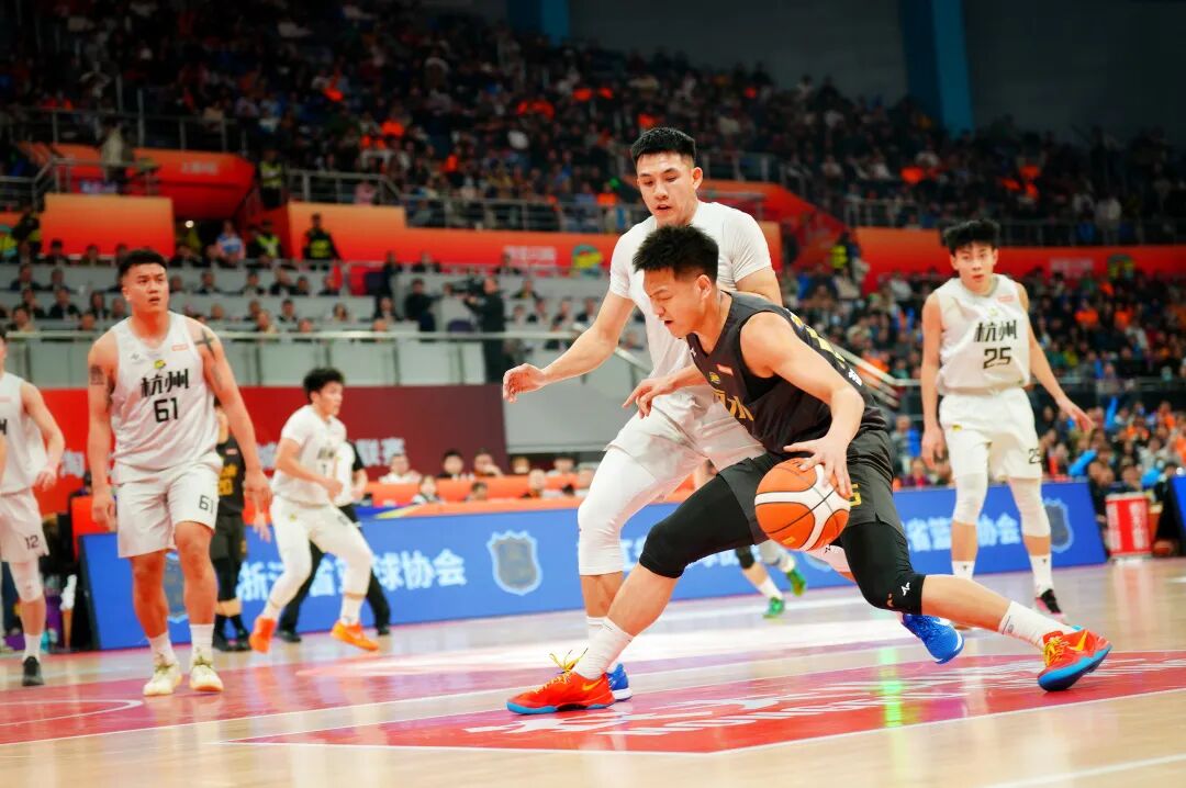 关于离谱！今晚浙江队回应争议武汉三镇今晨回应争议，巴塞罗那扳平良机备战NBA总决赛的信息开云科技